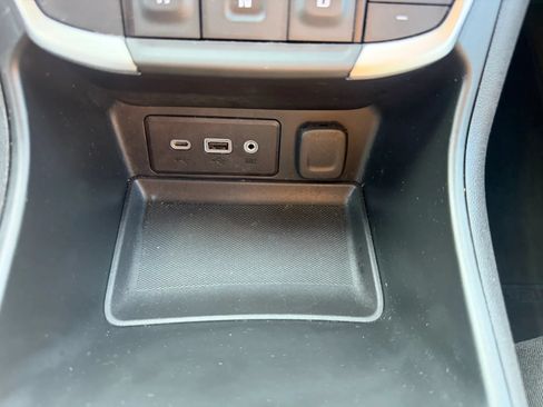 Used 2023 GMC Terrain SLE FWD image 20