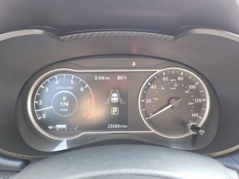 Used 2025 Nissan Versa SV w/ Trunk Package image 14