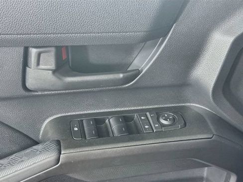 Certified 2025 Toyota 4Runner SR5 AWD/4WD image 19