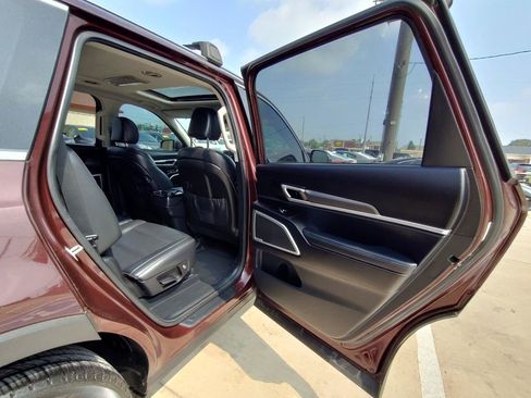 Used 2020 Kia Telluride S w/ S 8 Passenger Seating Package FWD image 41