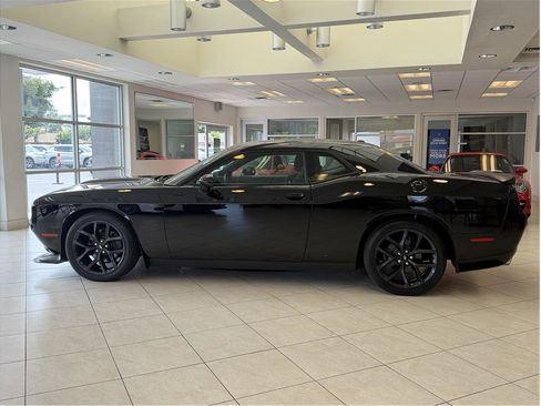 Used 2019 Dodge Challenger GT w/ Blacktop Package RWD image 8