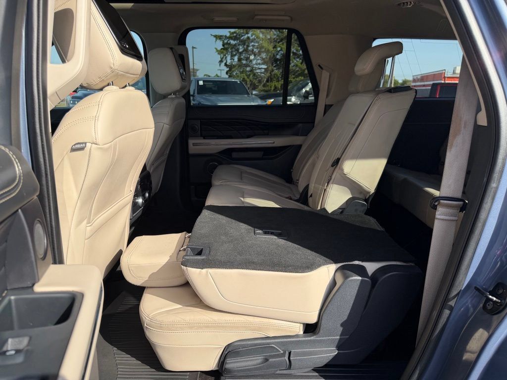 Used 2023 Ford Expedition Max Platinum AWD/4WD image 12