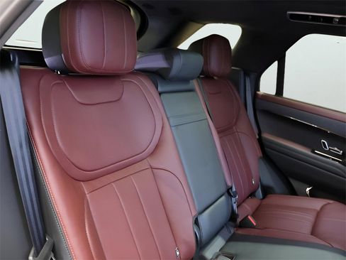 New 2025 Land Rover Range Rover Sport Dynamic SE image 13