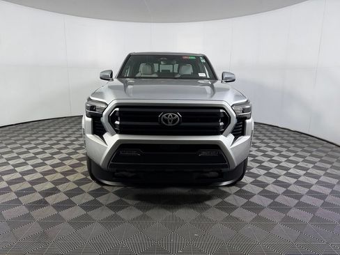 Used 2025 Toyota Tacoma SR5 AWD/4WD image 5
