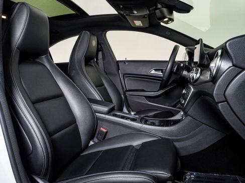 Used 2019 Mercedes-Benz CLA 250 4MATIC image 15