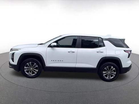 Used 2025 Chevrolet Equinox LT FWD image 9