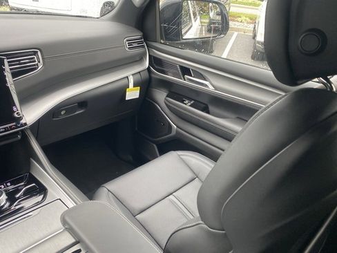 New 2025 Jeep Wagoneer L Series II w/ Convenience Group I image 34