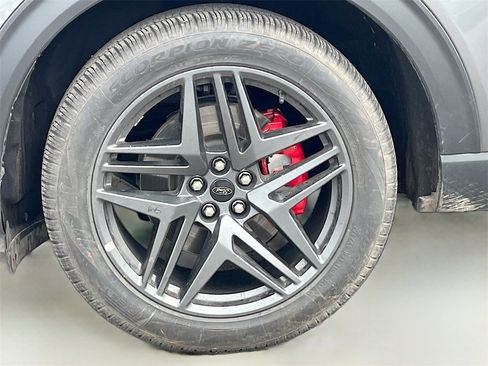 Used 2025 Ford Explorer ST-Line w/ ST-Line Street Pack image 31