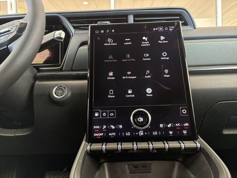 New 2026 GMC Terrain AT4 w/ Convenience Package III image 25