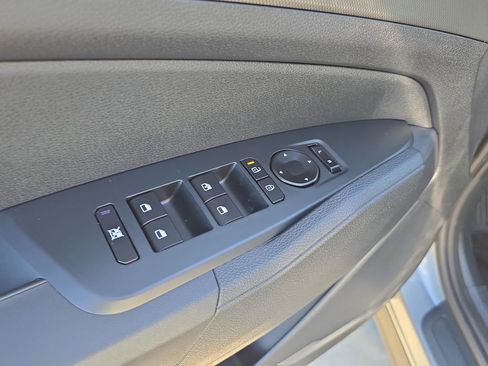 New 2026 Kia Sportage LX FWD image 19