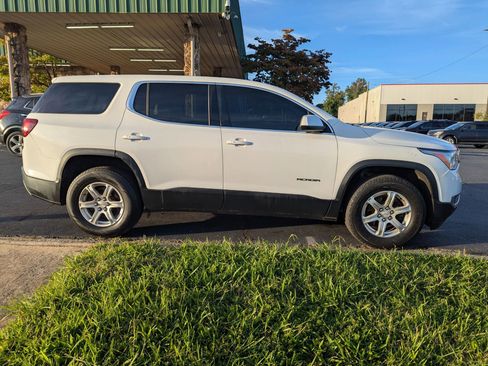 Used 2017 GMC Acadia SLE image 8