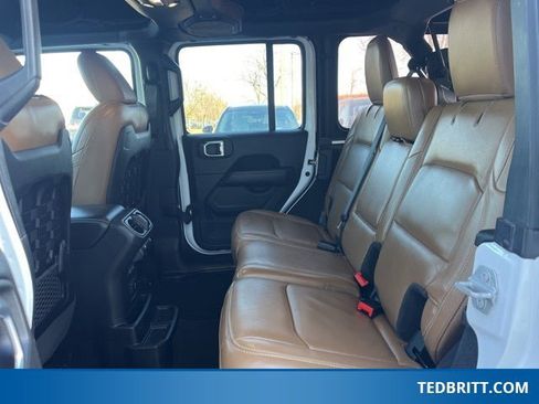 Used 2022 Jeep Wrangler Unlimited Rubicon w/ Cold Weather Group image 13