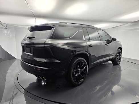 Used 2024 Chevrolet Traverse RS FWD image 4