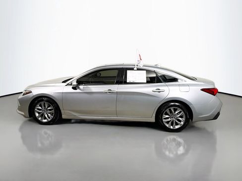 Certified 2019 Toyota Avalon XLE image 4