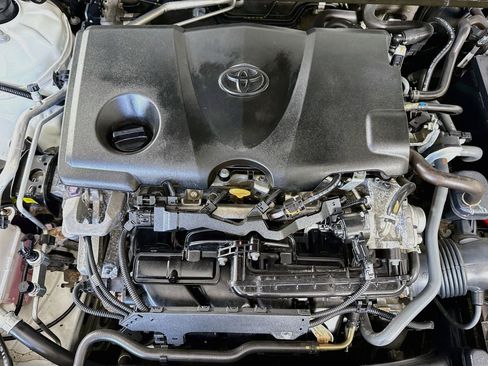 Used 2021 Toyota Camry LE FWD image 38
