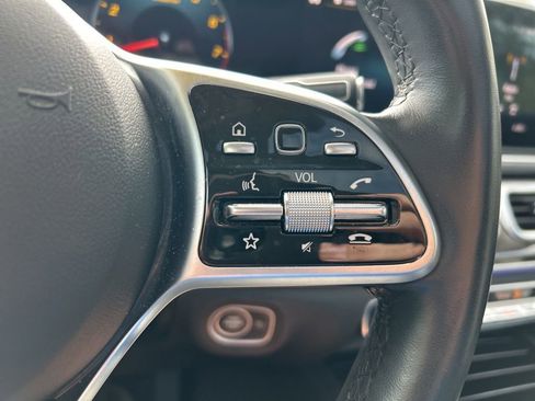 Used 2023 Mercedes-Benz GLS 450 4MATIC image 27