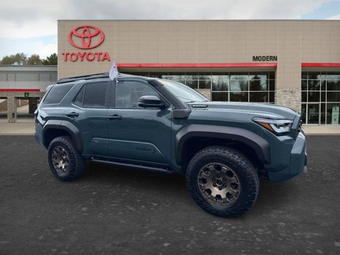 Certified 2025 Toyota 4Runner Trailhunter AWD/4WD image 1