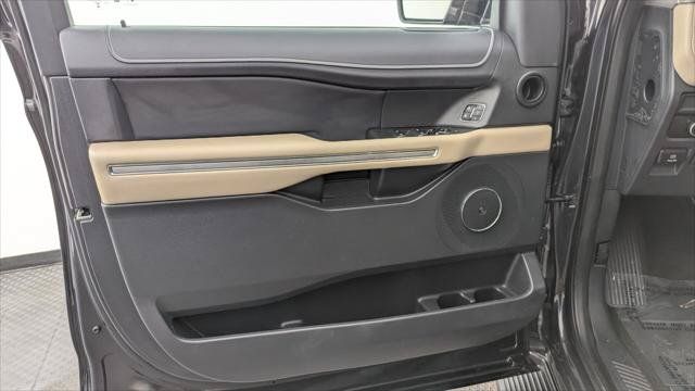 Used 2024 Ford Expedition Limited RWD image 13