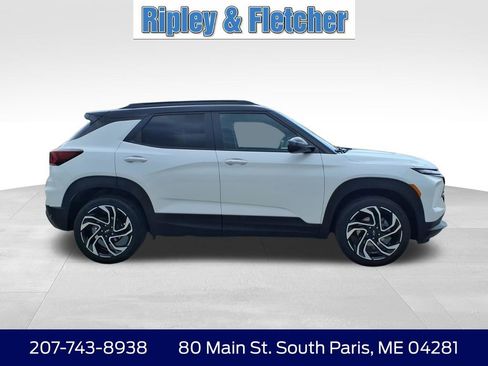 Used 2025 Chevrolet TrailBlazer RS w/ Convenience Package AWD/4WD image 4