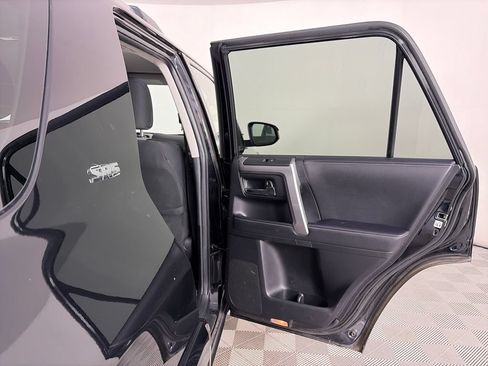 Used 2022 Toyota 4Runner SR5 AWD/4WD image 28