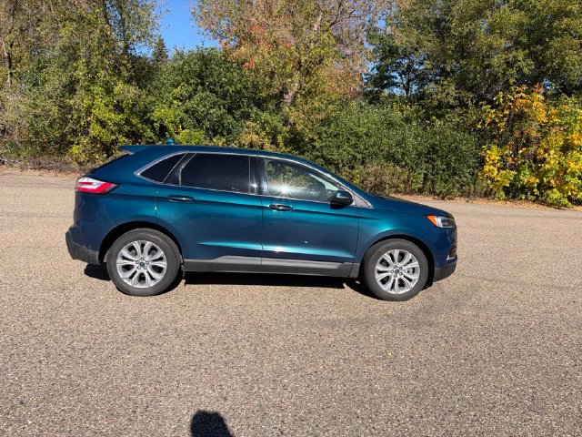 Used 2020 Ford Edge Titanium w/ Equipment Group 301A AWD/4WD image 16