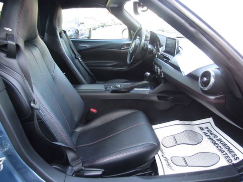 Used 2017 MAZDA MX-5 Miata RF Grand Touring image 19