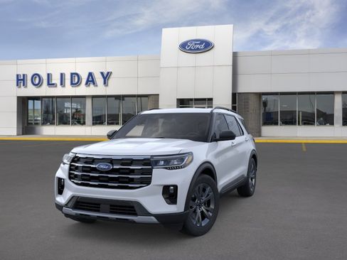 Used 2026 Ford Explorer Active w/ Active Comfort Package AWD/4WD image 3