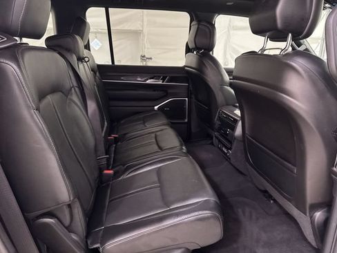 Used 2022 Jeep Wagoneer Series II w/ Premium Group I AWD/4WD image 28