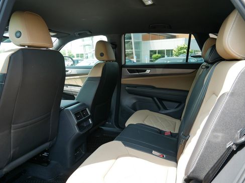 New 2025 Volkswagen Atlas Cross Sport SE image 5