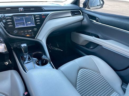 Used 2018 Toyota Camry SE image 22