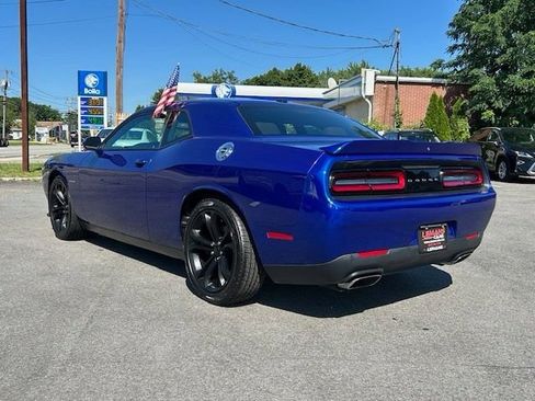 Used 2022 Dodge Challenger R/T RWD image 7