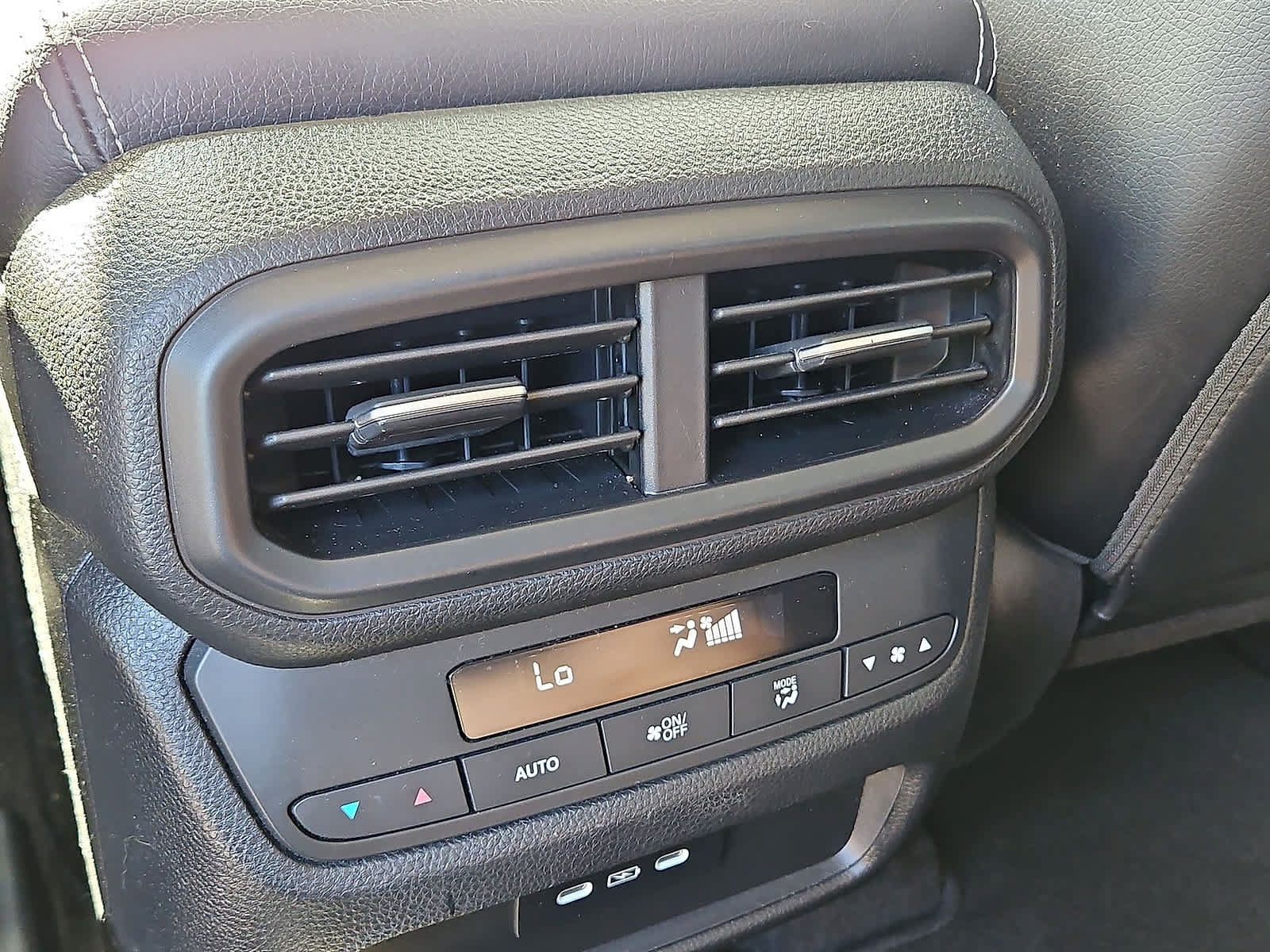 Used 2025 Honda Pilot EX-L image 26