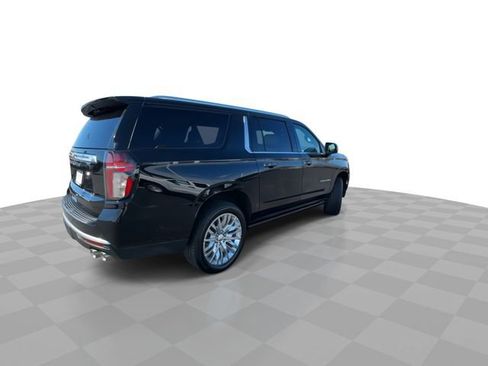 Used 2023 Chevrolet Suburban High Country AWD/4WD image 8