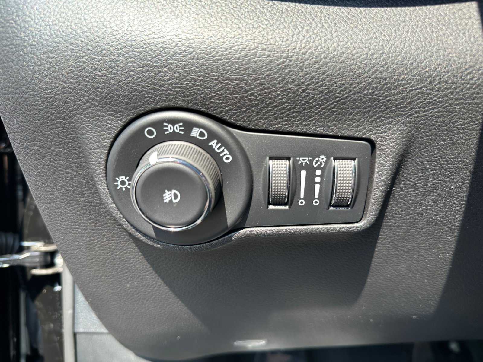 New 2026 Jeep Compass Latitude AWD/4WD image 22