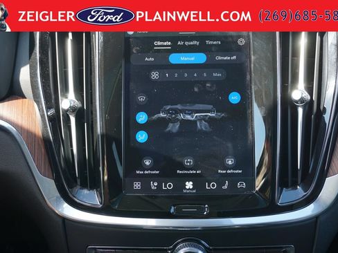 Used 2024 Volvo V60 B5 Cross Country Plus AWD/4WD image 22