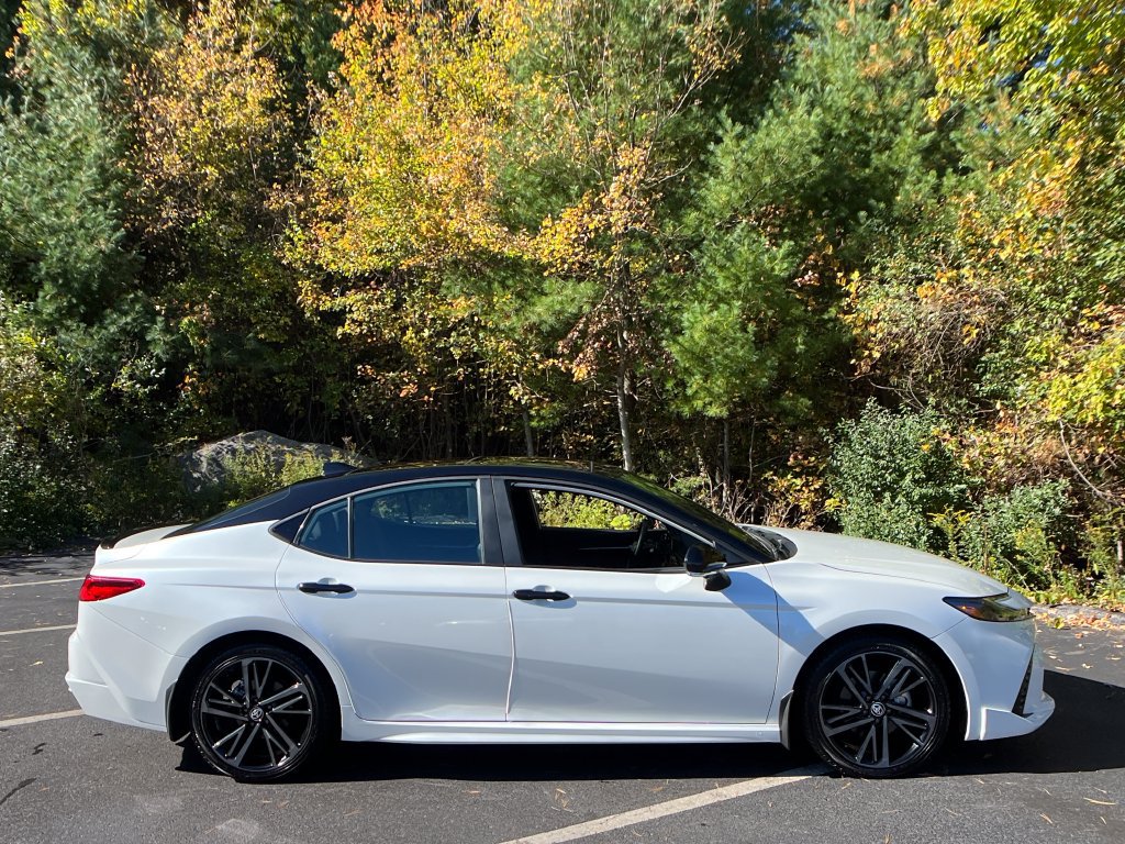 Used 2025 Toyota Camry XSE w/ Premium Plus Package AWD/4WD image 6