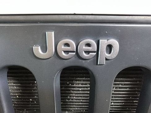 Used 2017 Jeep Wrangler Unlimited Sport AWD/4WD image 8