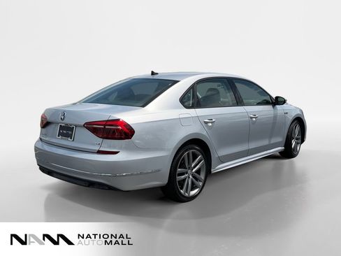 Used 2018 Volkswagen Passat 2.0T R-Line FWD image 5