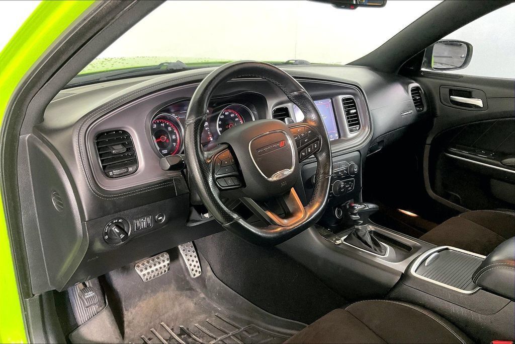 Used 2023 Dodge Charger R/T w/ Plus Group RWD image 15