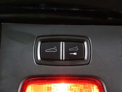 Used 2017 Porsche Cayenne AWD/4WD image 21