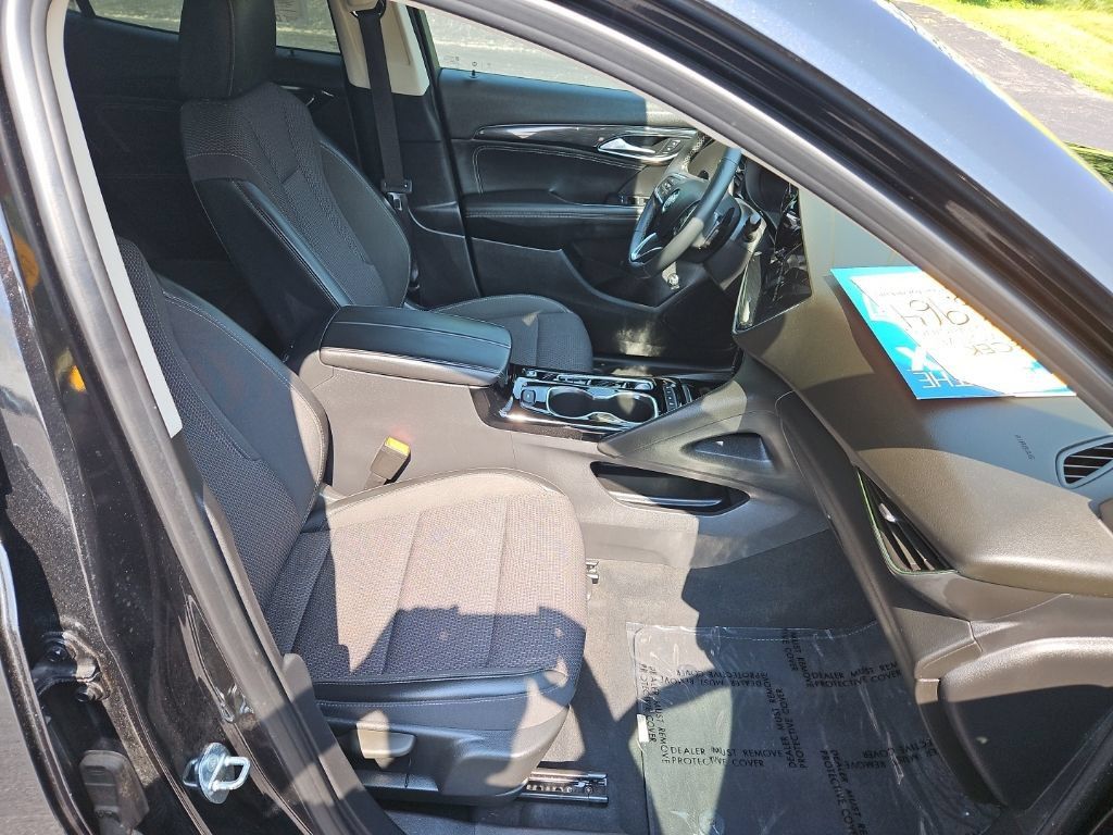 Used 2023 Buick Envision Preferred AWD/4WD image 31