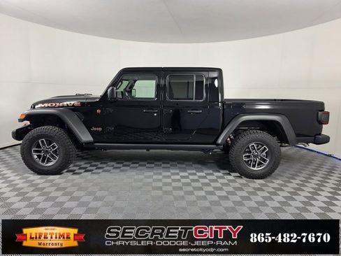 New 2025 Jeep Gladiator Mojave image 4