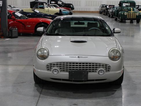 Used 2005 Ford Thunderbird 50th Anniversary RWD image 23