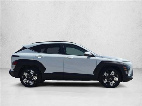 Used 2025 Hyundai Kona SEL FWD image 4