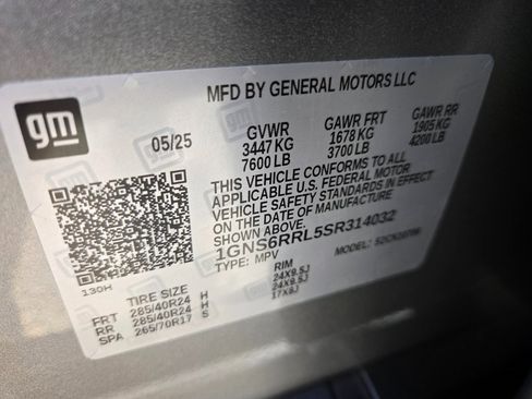 Used 2025 Chevrolet Tahoe RST w/ Advanced Technology Package image 14