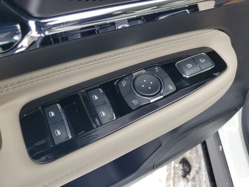 New 2026 Lincoln Corsair Premiere image 10