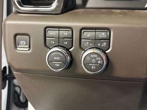 New 2026 GMC Sierra 1500 Denali w/ Denali Reserve Package AWD/4WD image 30