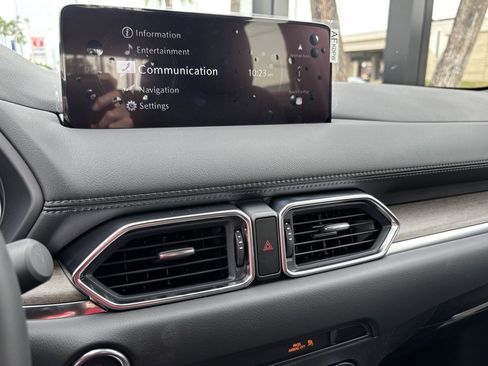 New 2025 MAZDA CX-5 Signature image 9