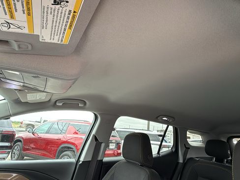 Used 2020 GMC Terrain SLE w/ Driver Convenience Package FWD image 9