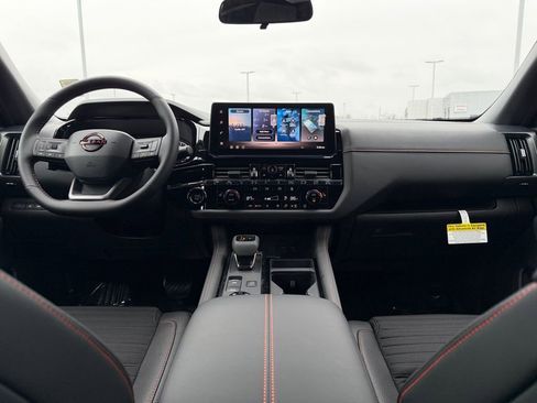 New 2026 Nissan Pathfinder SV image 19